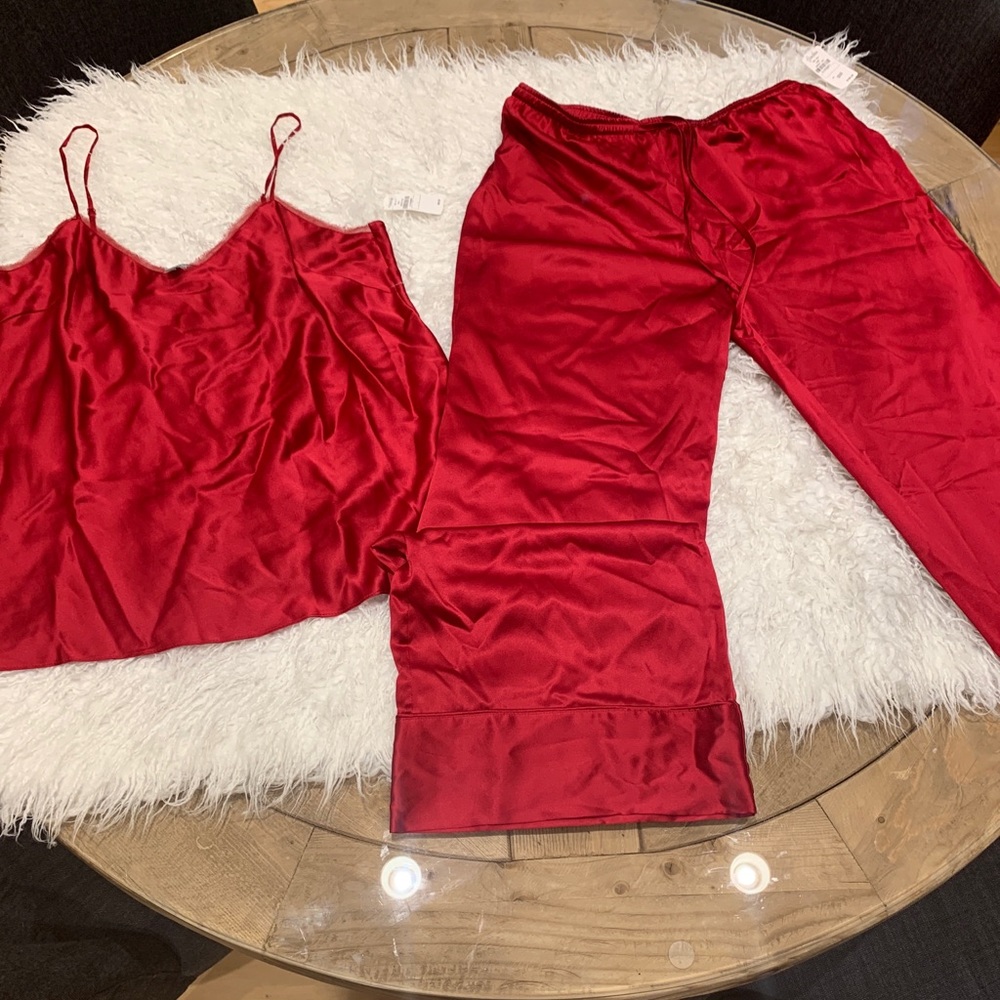 Neiman Marcus 100 % silk red pajamas
